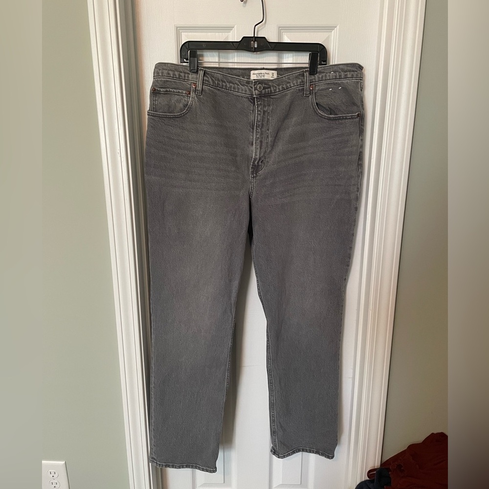 Abercrombie & Fitch Ultra High Rise 90s Straight Jeans in a grey wash